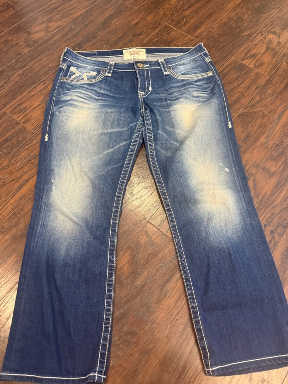 Big Star Women’s Capri jeans in Distressed Blue Wash